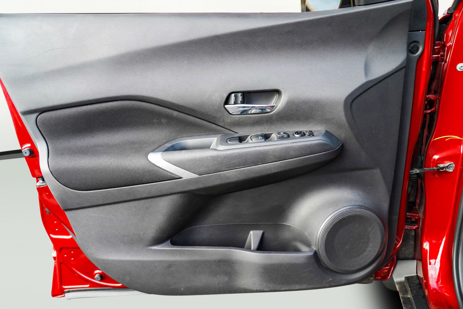 Used 2023 Nissan Kicks SV image 28