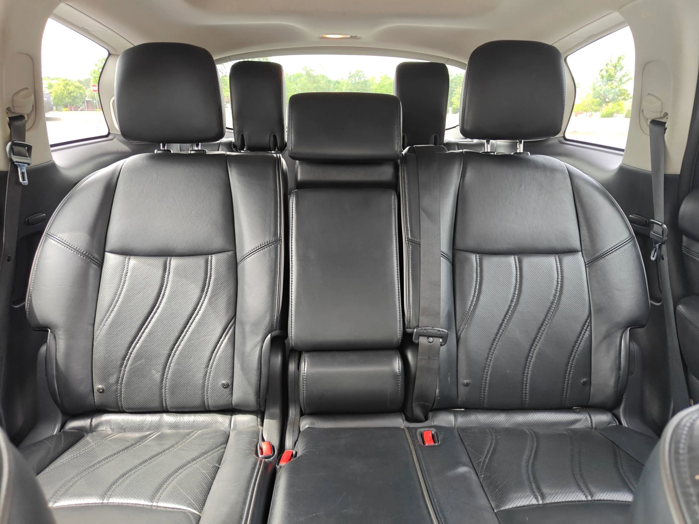 Used 2013 INFINITI JX35 AWD w/ Premium Pkg image 17