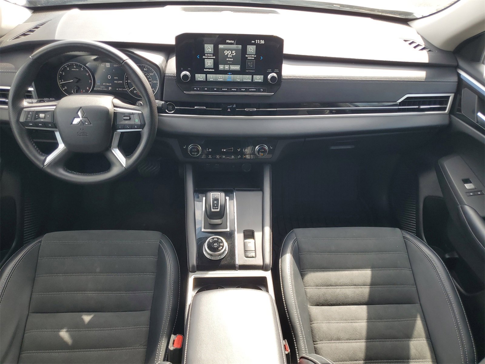 Used 2024 Mitsubishi Outlander SE image 25