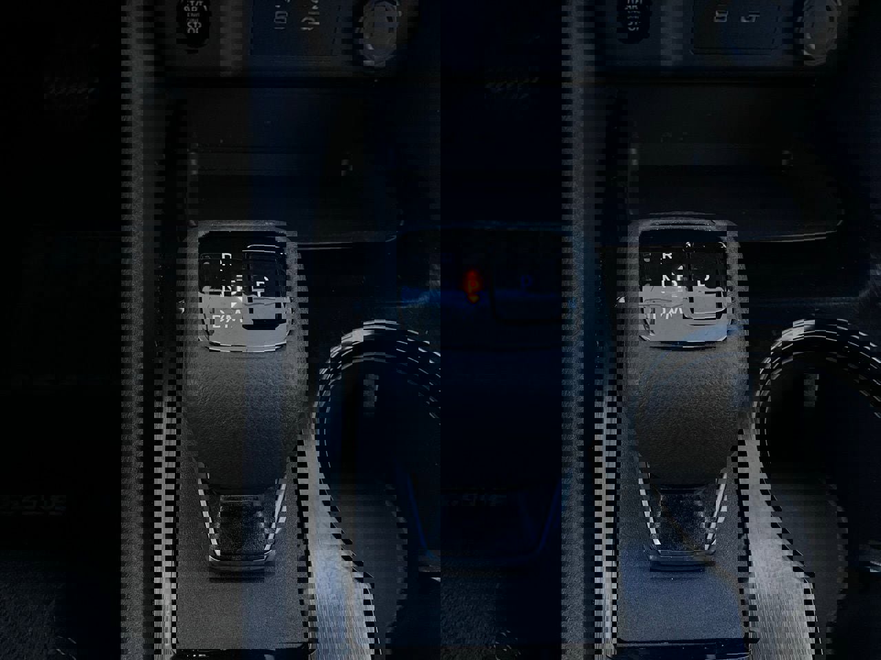 Used 2025 Nissan Rogue SV image 24