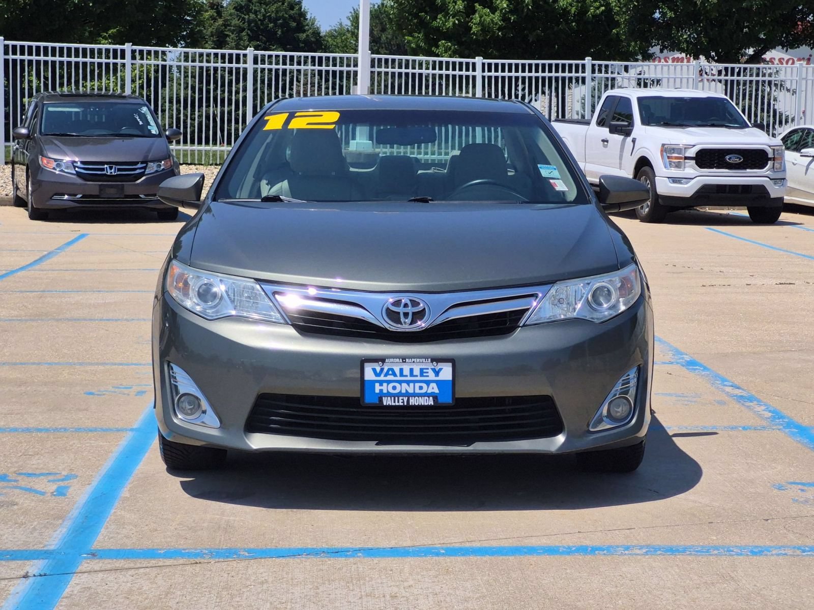 Used 2012 Toyota Camry XLE w/ Leather Pkg FWD image 3