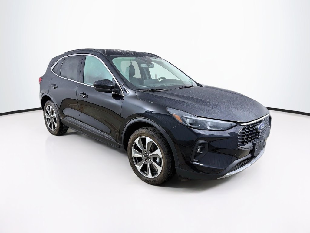 Used 2024 Ford Escape Platinum AWD/4WD image 3
