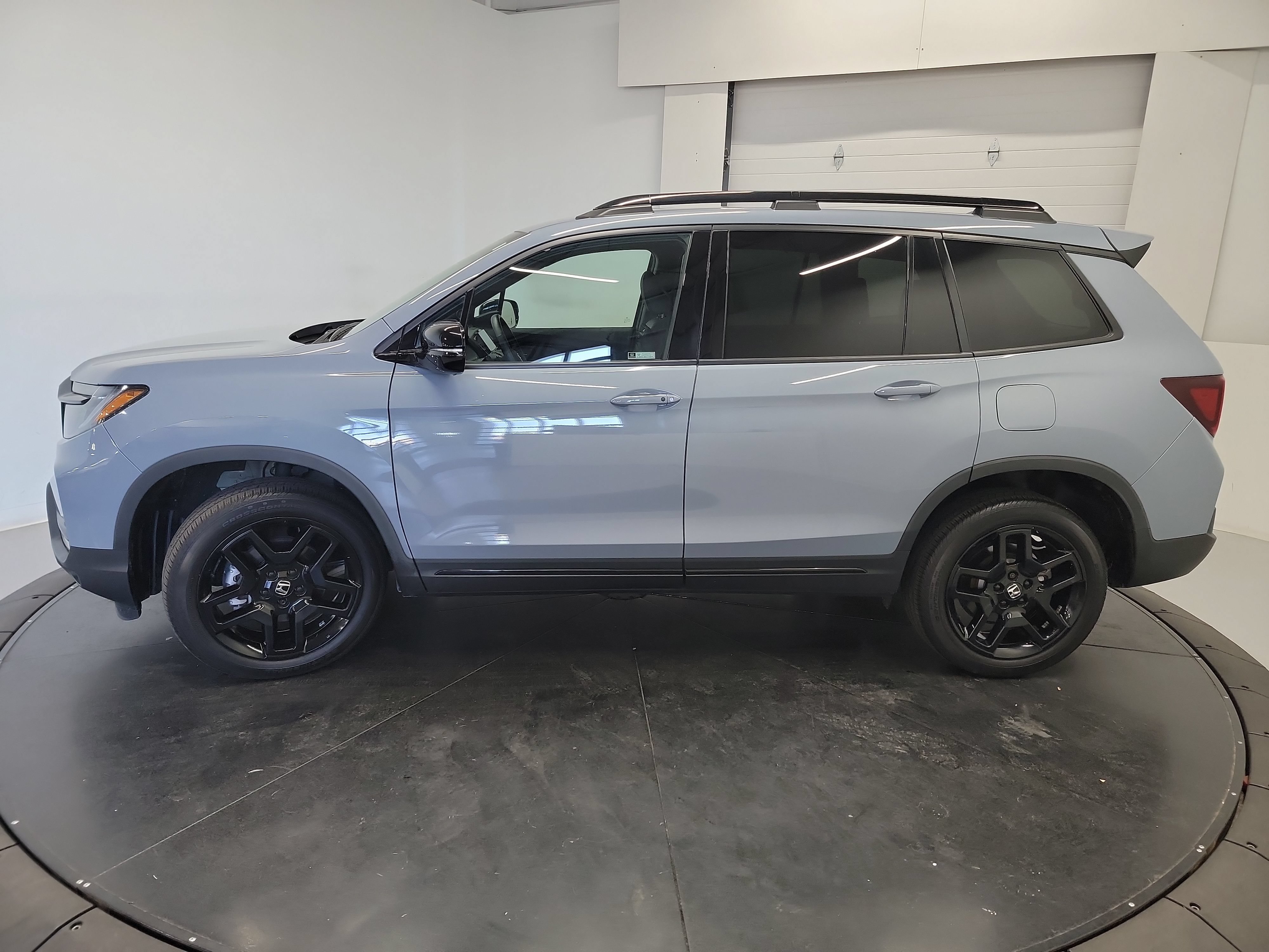Used 2024 Honda Passport Black Edition image 5