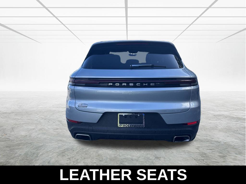 Used 2025 Porsche Cayenne AWD/4WD image 6