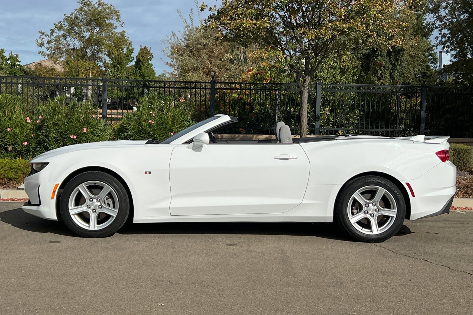Used 2023 Chevrolet Camaro LT image 7