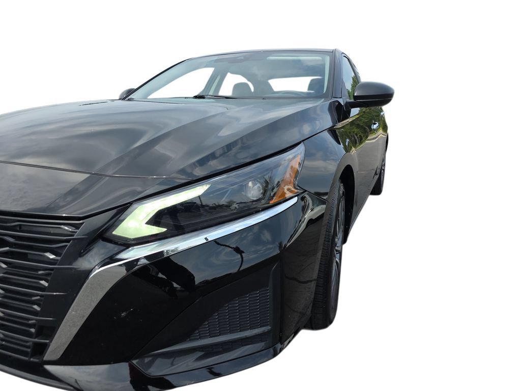 Used 2025 Nissan Altima 2.5 SV FWD image 30