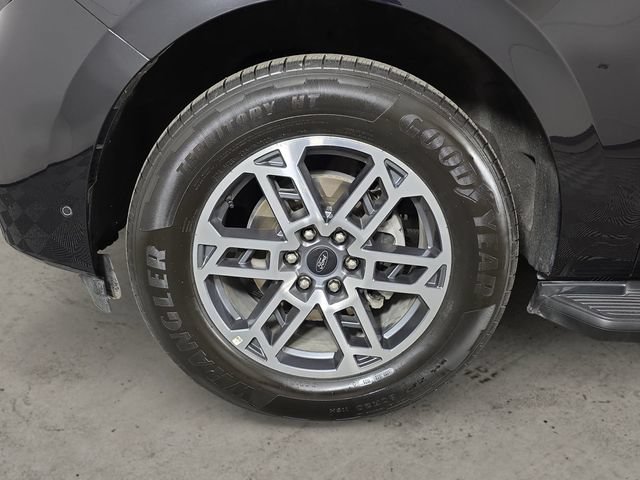 Certified 2025 Ford Expedition Max Active AWD/4WD image 9