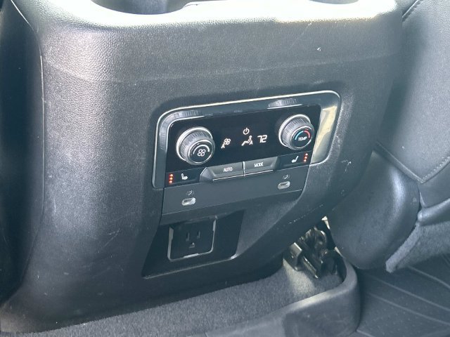 Used 2023 Chevrolet Tahoe Z71 w/ Luxury Package AWD/4WD image 20