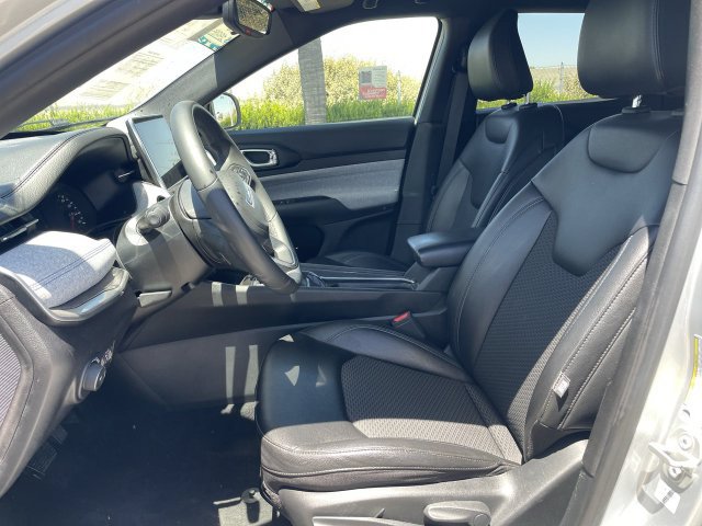 Used 2024 Jeep Compass Latitude AWD/4WD image 18