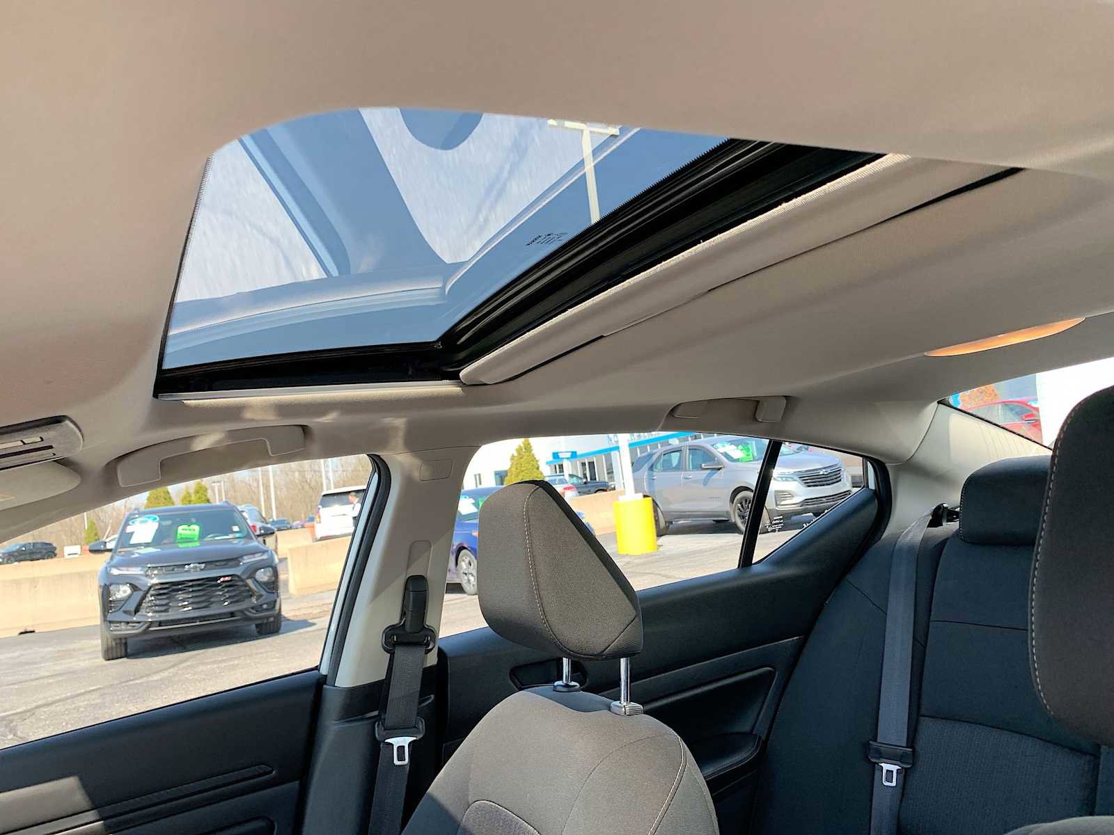 Used 2024 Nissan Altima 2.5 SV w/ SV Premium Package image 19