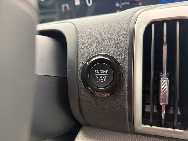 Used 2025 Ford Expedition Active image 52