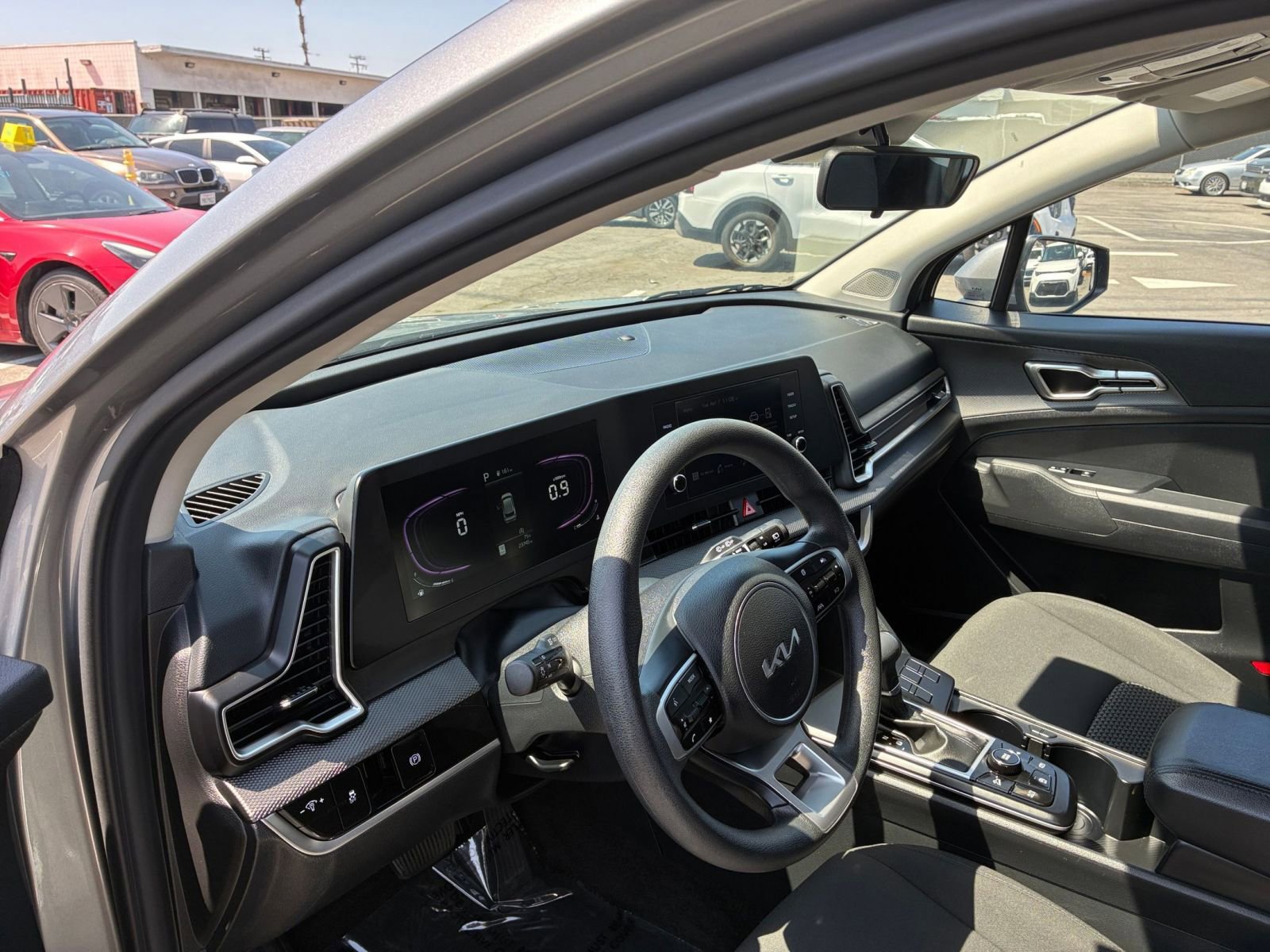 Used 2025 Kia Sportage LX FWD image 34