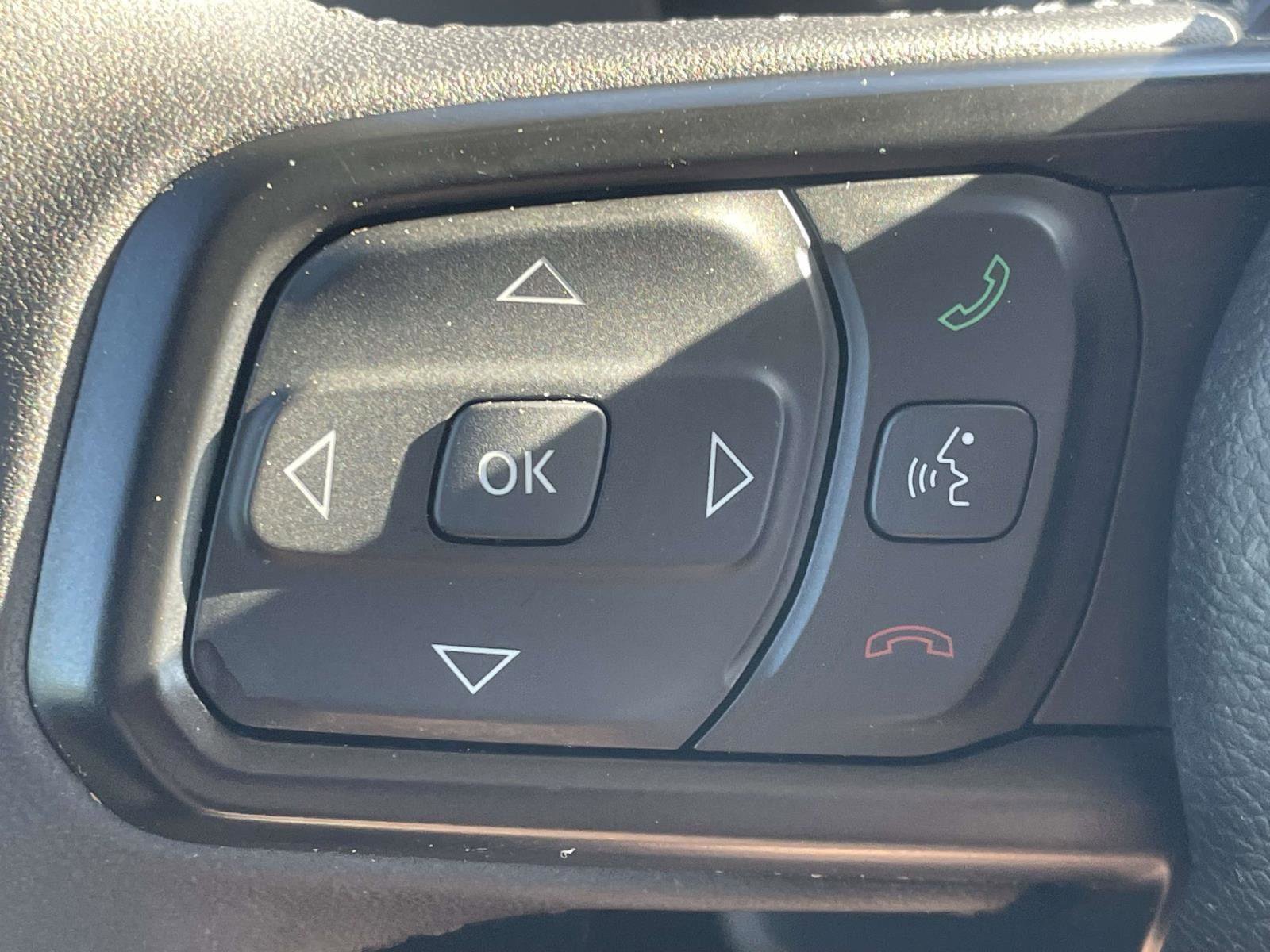 Used 2023 Jeep Gladiator Sport AWD/4WD image 25