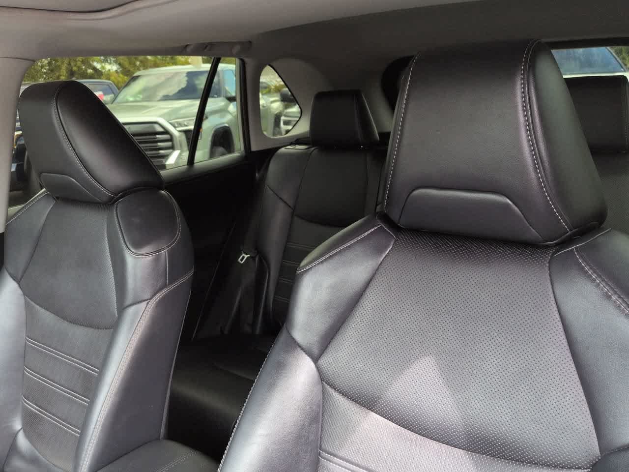 Used 2019 Toyota RAV4 Limited w/ Cold Weather Package FWD image 8