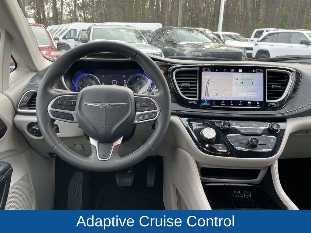Certified 2023 Chrysler Pacifica Limited image 21