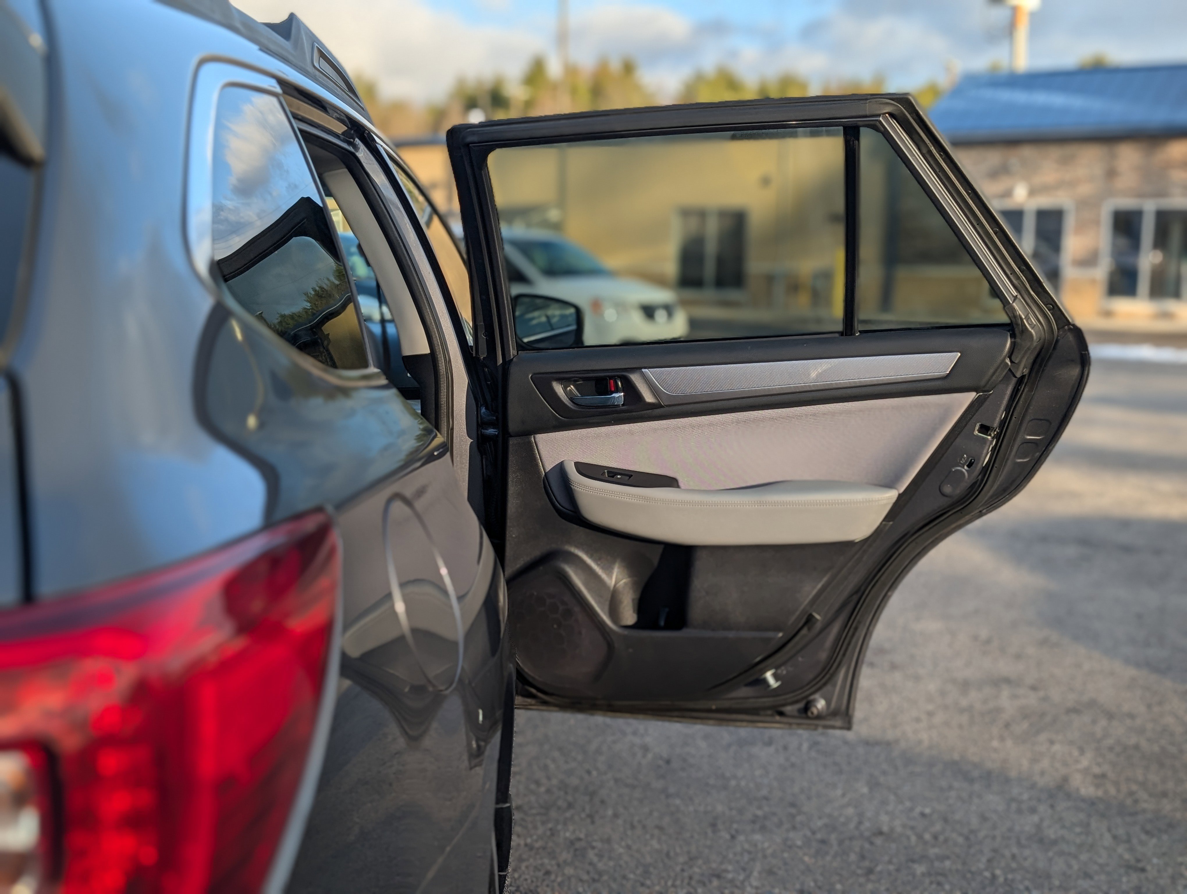 Used 2018 Subaru Outback 2.5i Premium image 34