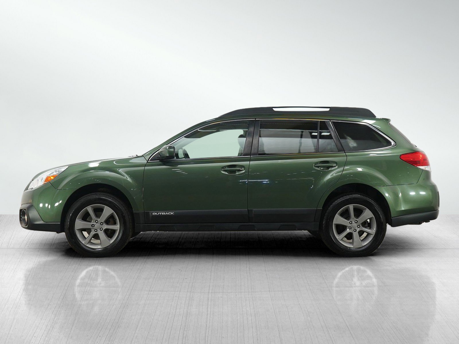 Used 2013 Subaru Outback 2.5i Premium image 2