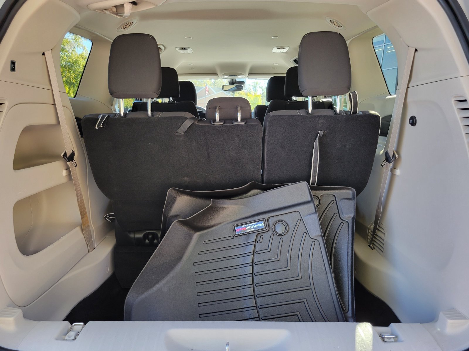 Used 2024 Chrysler Voyager LX FWD image 29