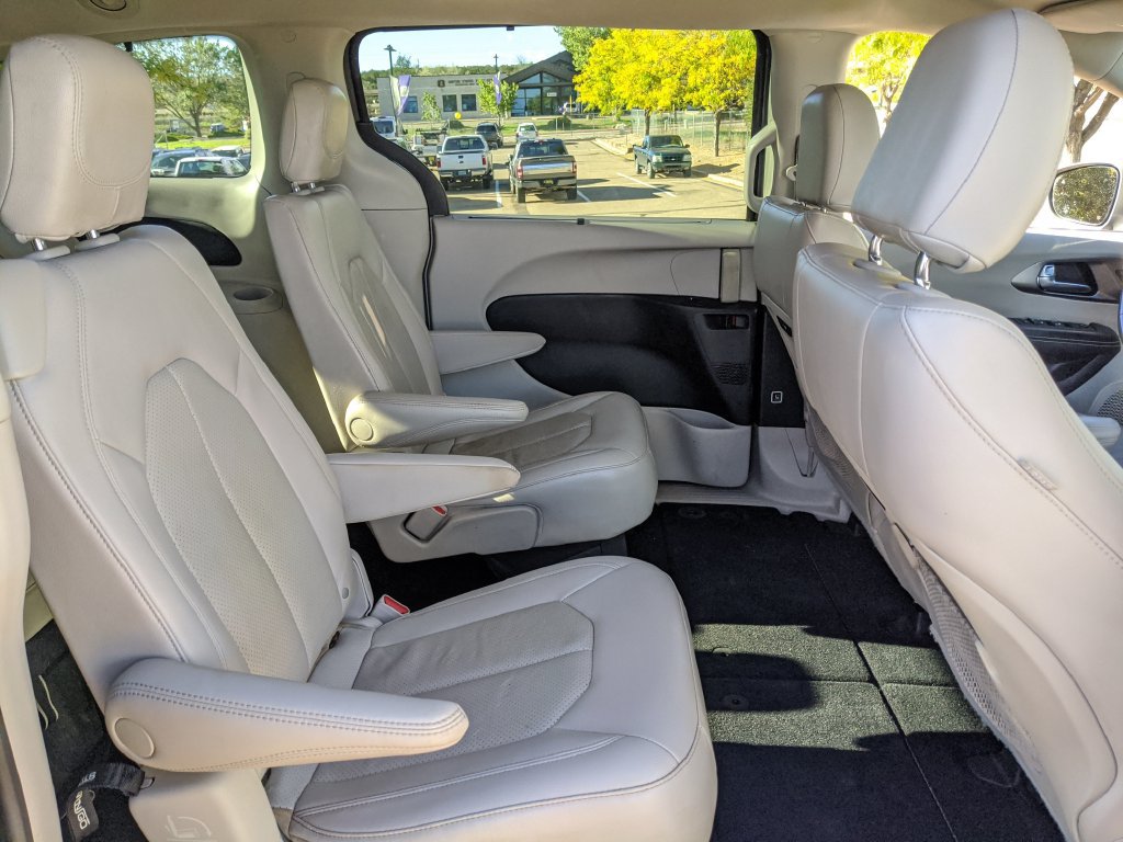 Used 2021 Chrysler Pacifica Touring-L FWD image 20