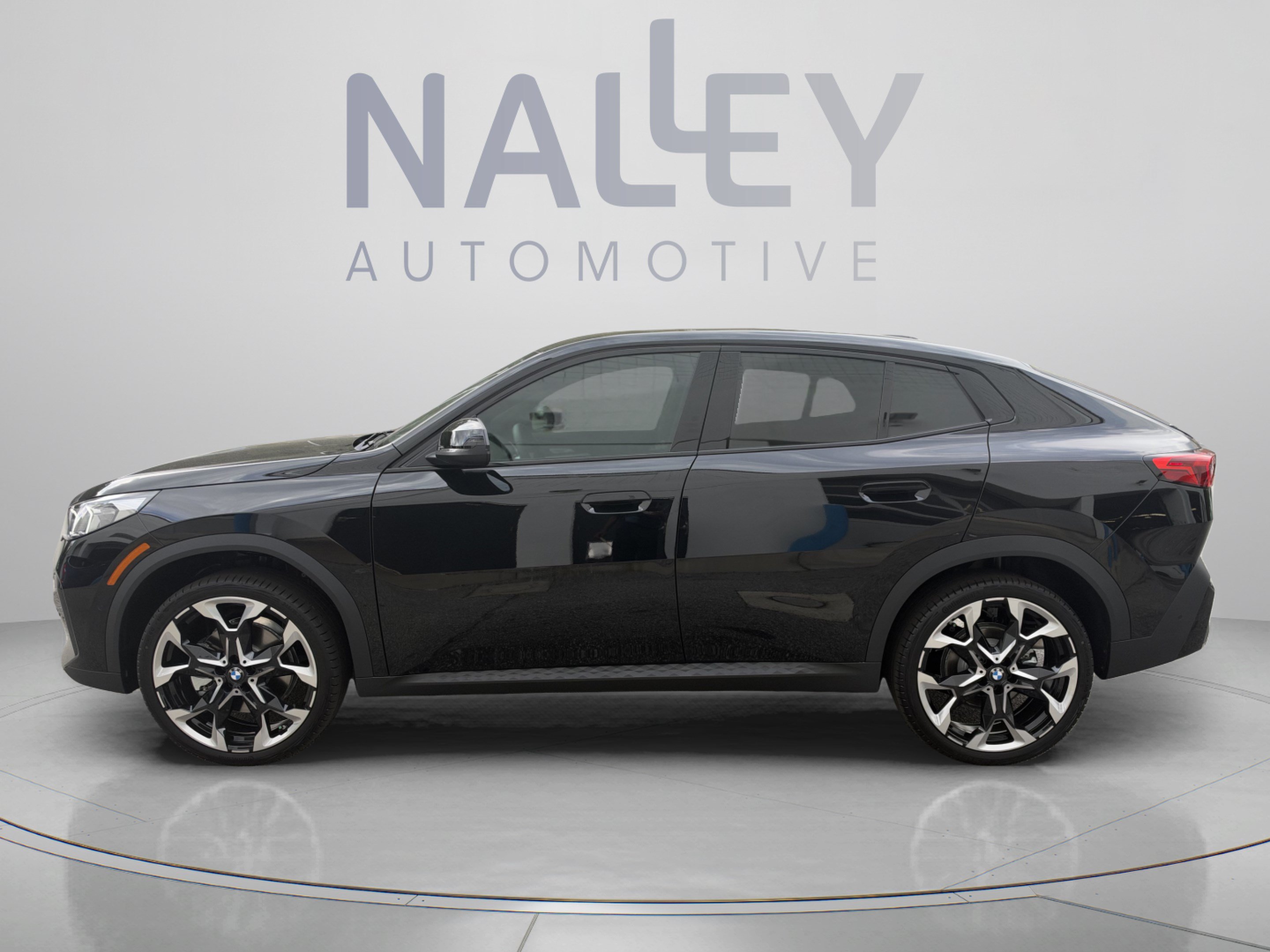 New 2026 BMW X2 xDrive28i w/ Convenience Package AWD/4WD image 2