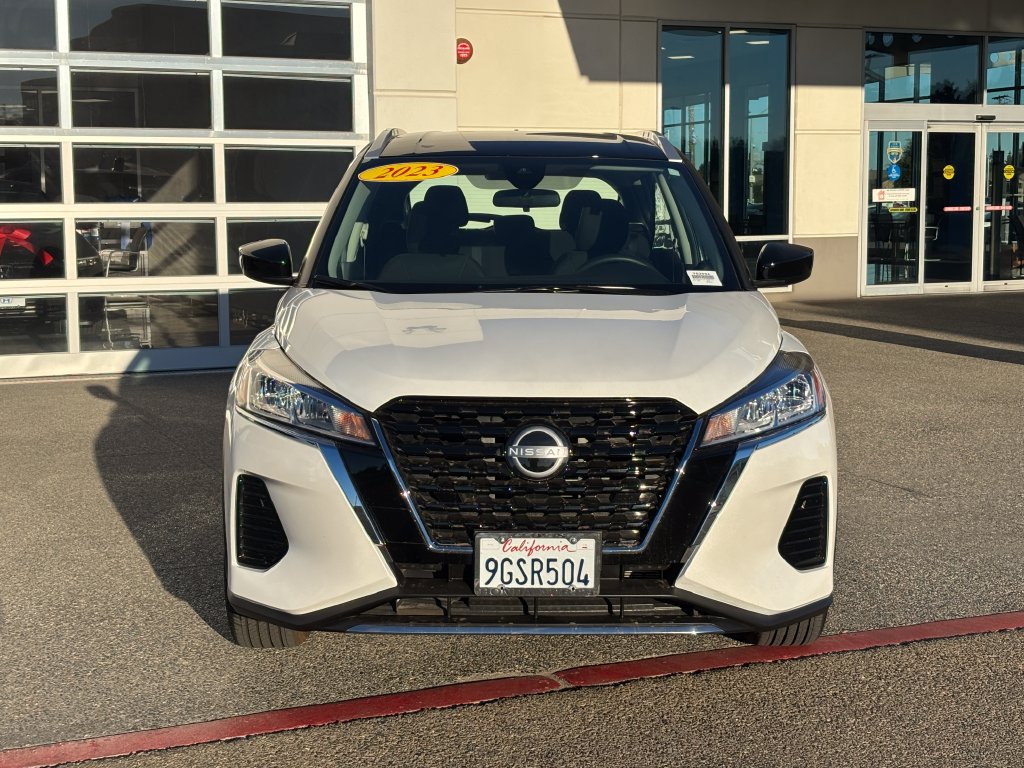 Used 2023 Nissan Kicks SV FWD image 2
