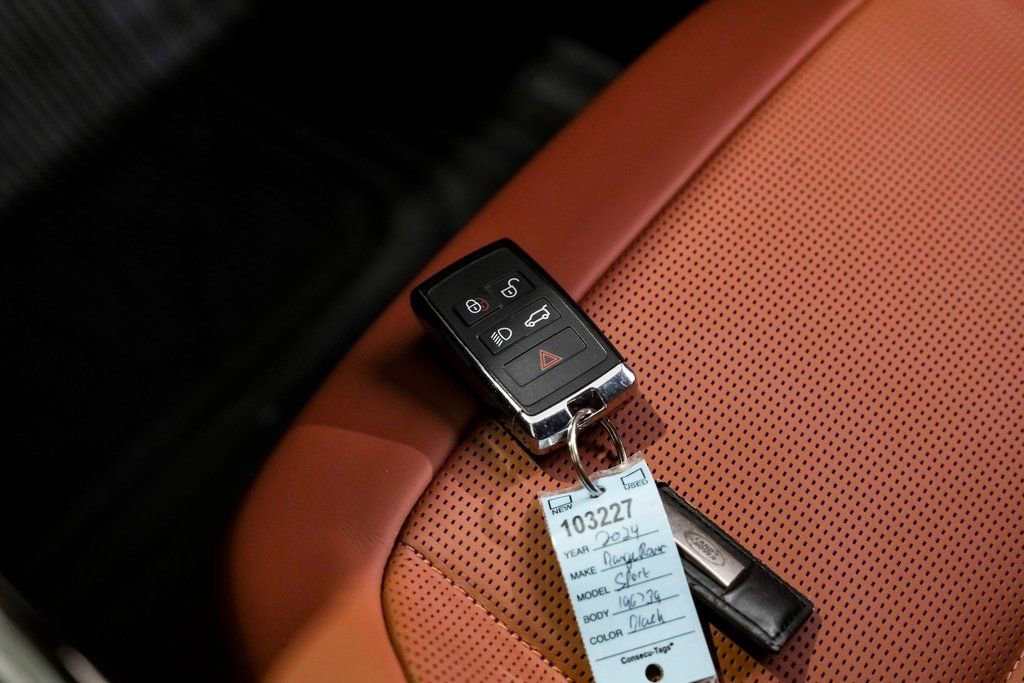 Used 2024 Land Rover Range Rover Sport image 55