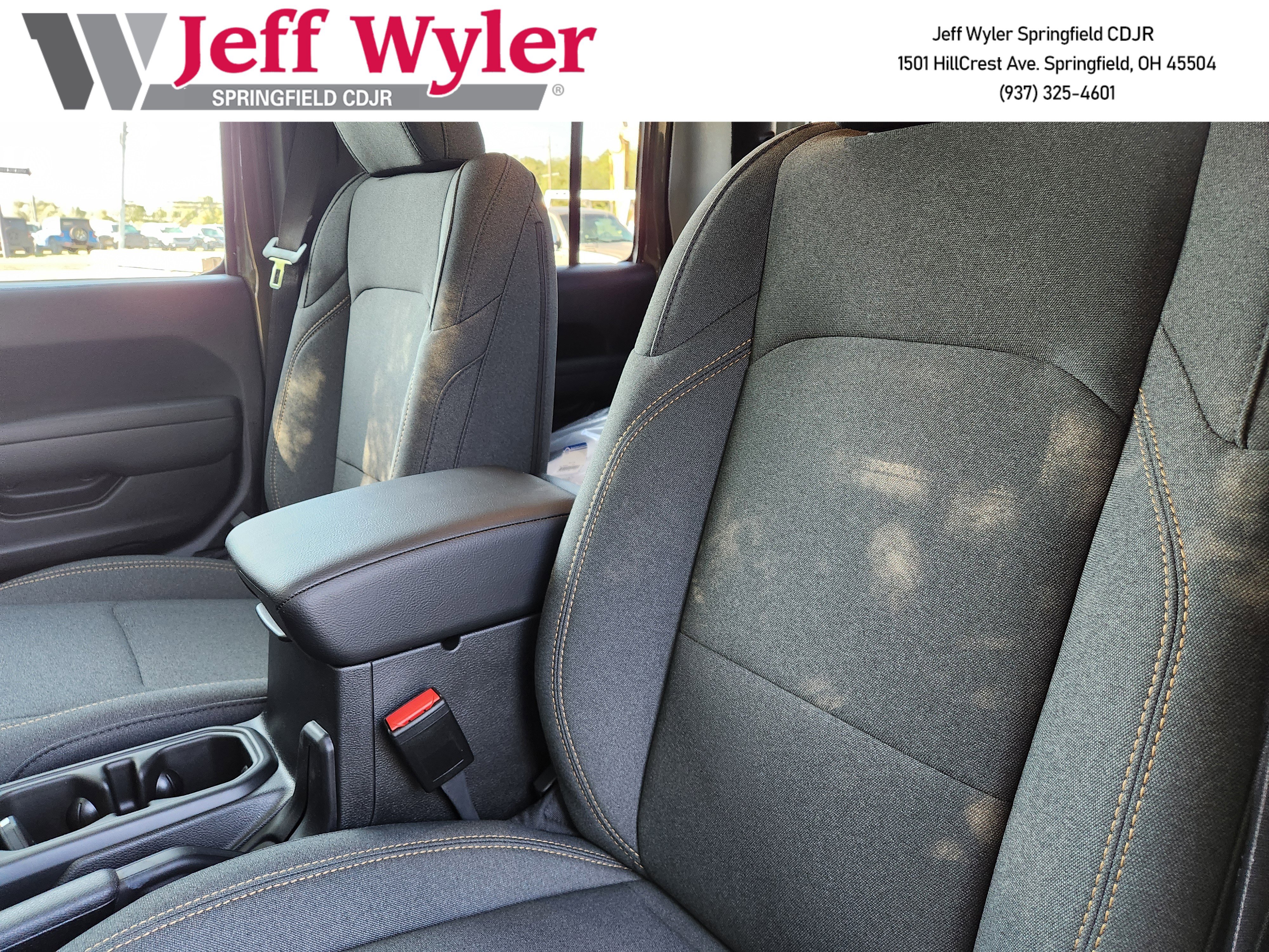 New 2025 Jeep Gladiator Sport image 23