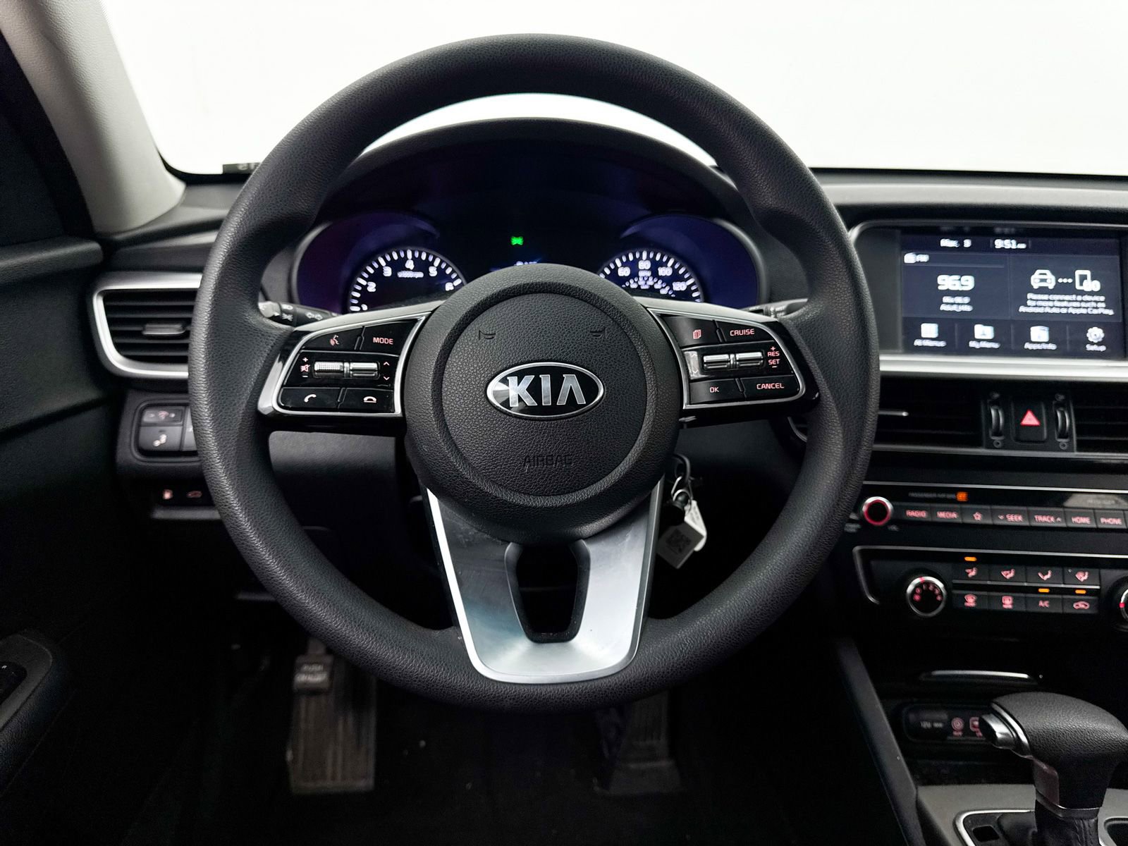 Used 2020 Kia Optima LX image 3