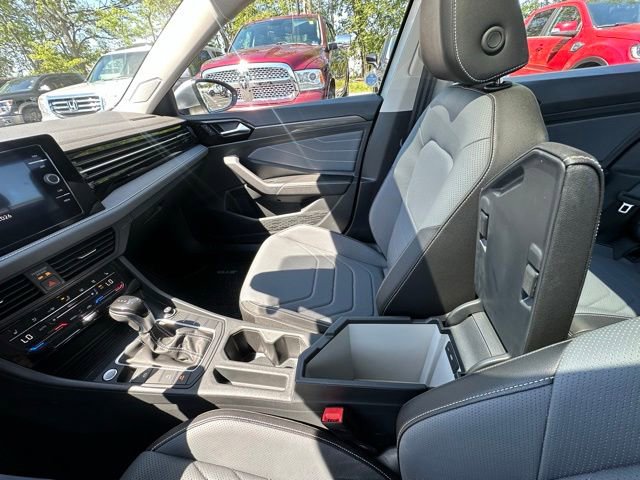 Used 2025 Volkswagen Jetta SEL FWD image 26
