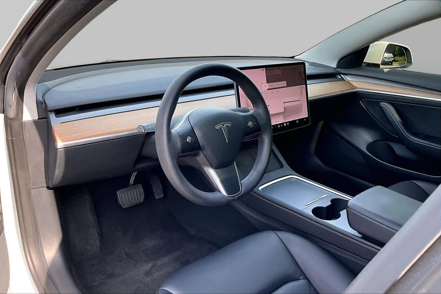 Used 2023 Tesla Model 3 Standard Range RWD image 17