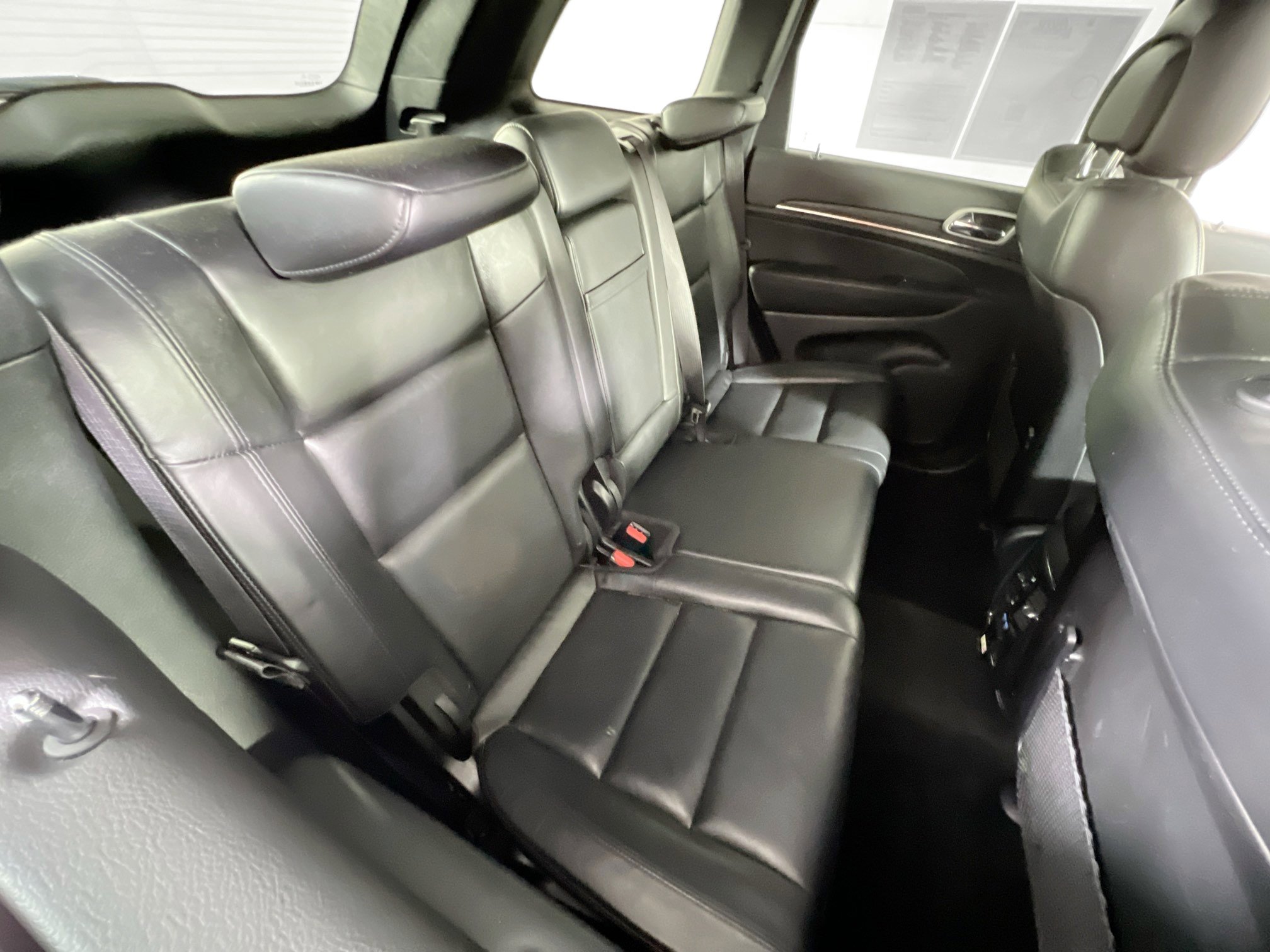 Used 2022 Jeep Grand Cherokee Limited image 26