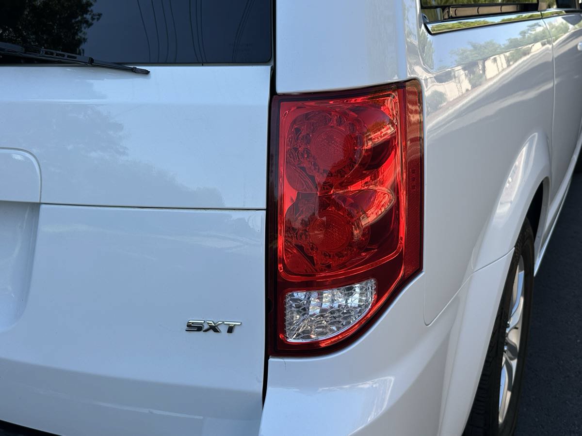 Used 2020 Dodge Grand Caravan SXT FWD image 44