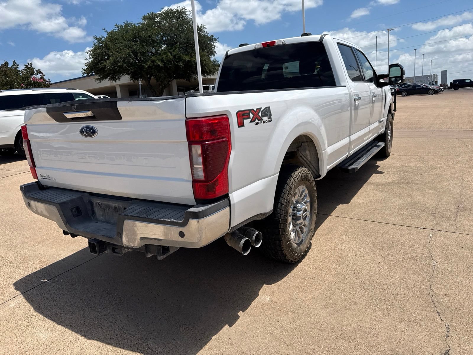 Used 2021 Ford F350 XLT w/ XLT Premium Package AWD/4WD image 7