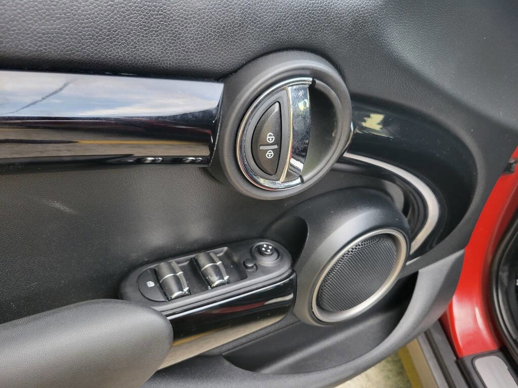 Used 2015 MINI Cooper S image 40