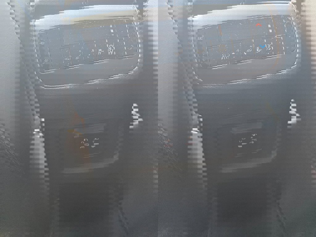 New 2026 Nissan Pathfinder SL image 17