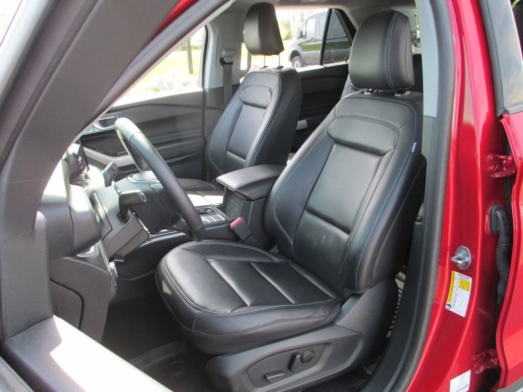 Used 2023 Ford Explorer XLT w/ Equipment Group 202A image 19