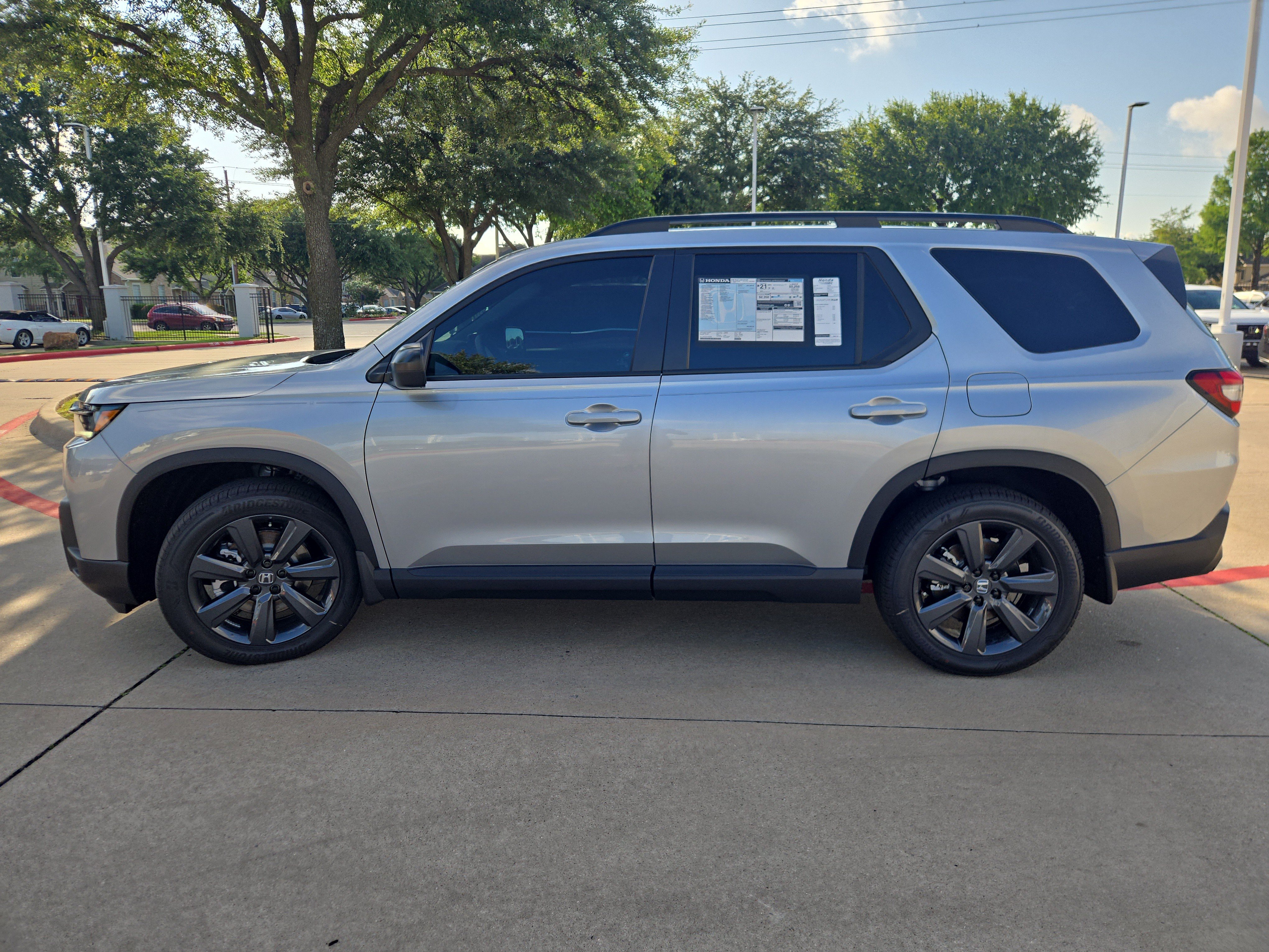 New 2026 Honda Pilot Sport image 6