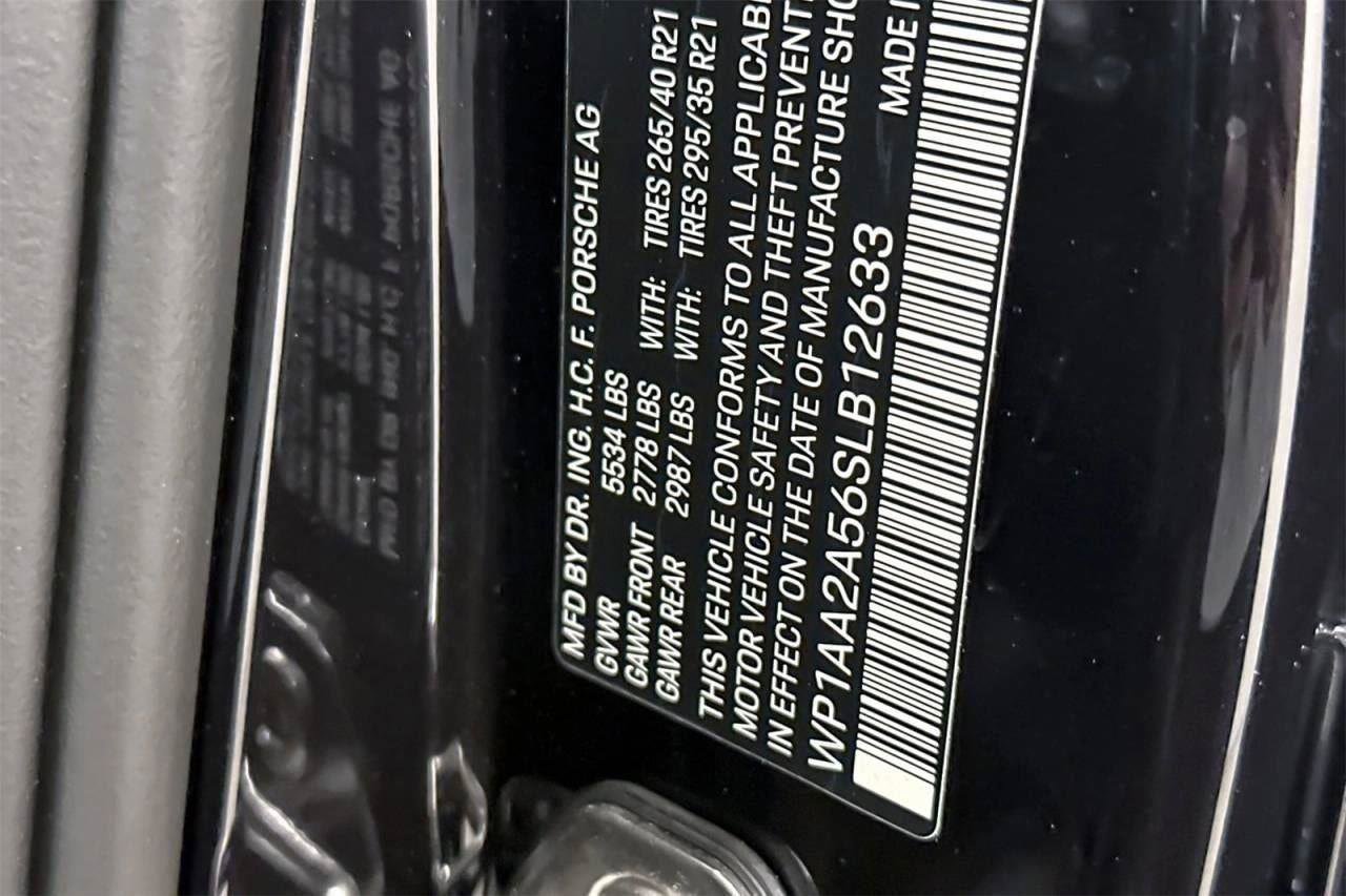 New 2025 Porsche Macan image 30