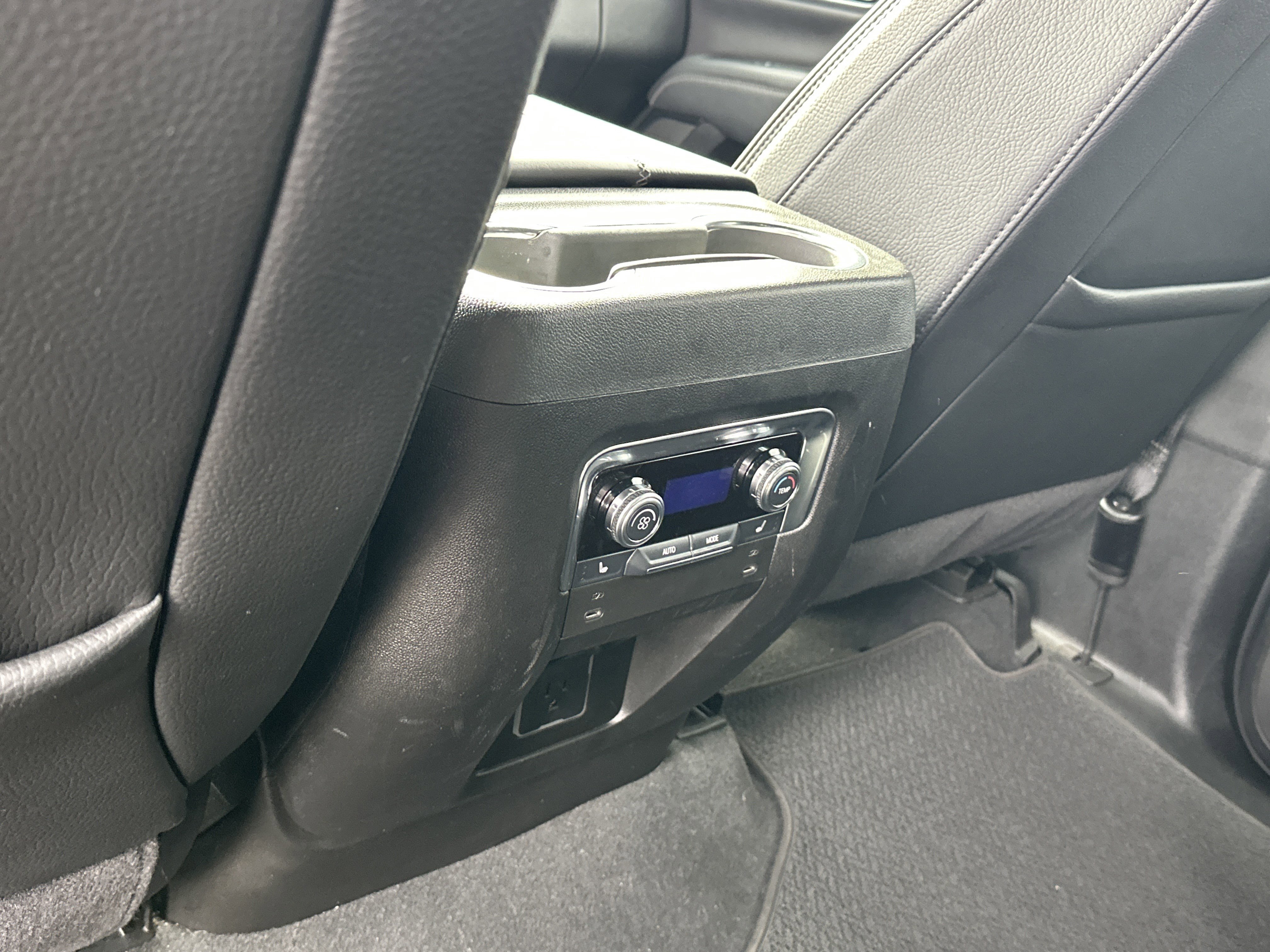 Certified 2025 GMC Yukon XL Denali image 14