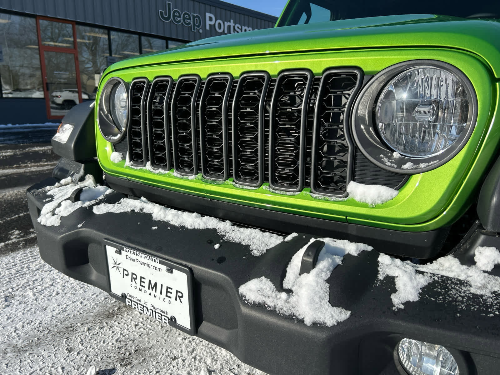 Used 2025 Jeep Wrangler Sport S image 25