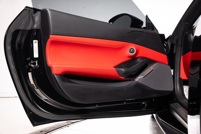 Used 2019 Ferrari Portofino RWD image 60