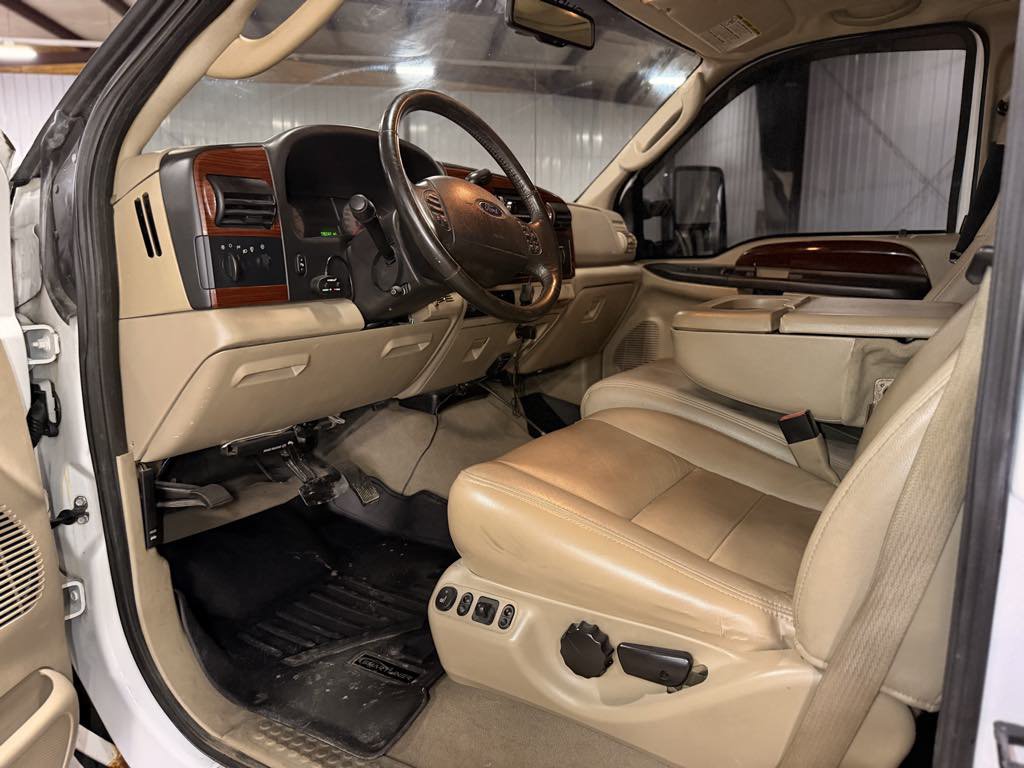 Used 2007 Ford F350 Lariat AWD/4WD image 32