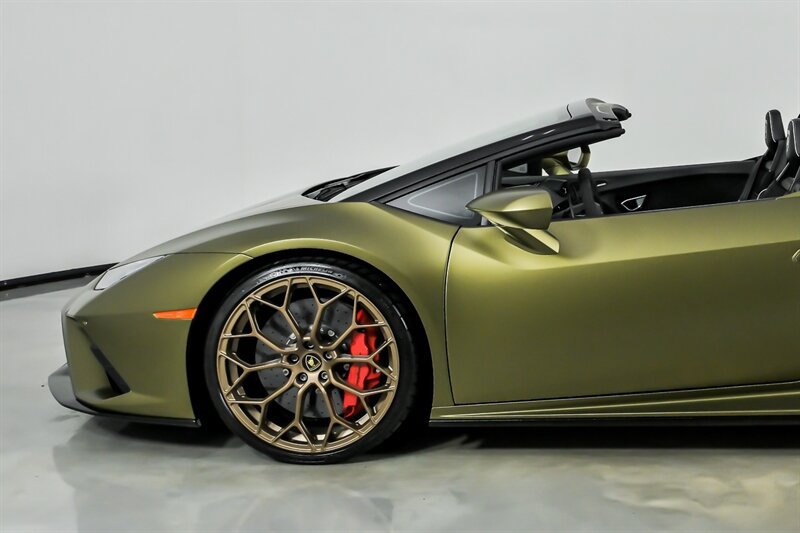 Used 2022 Lamborghini Huracan EVO RWD image 6