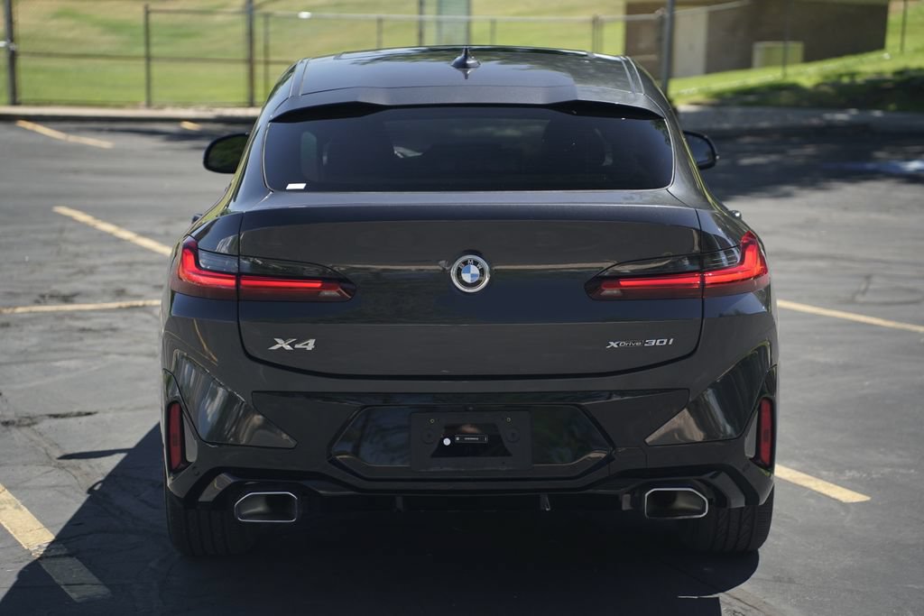Used 2024 BMW X4 xDrive30i w/ Premium Package AWD/4WD image 4