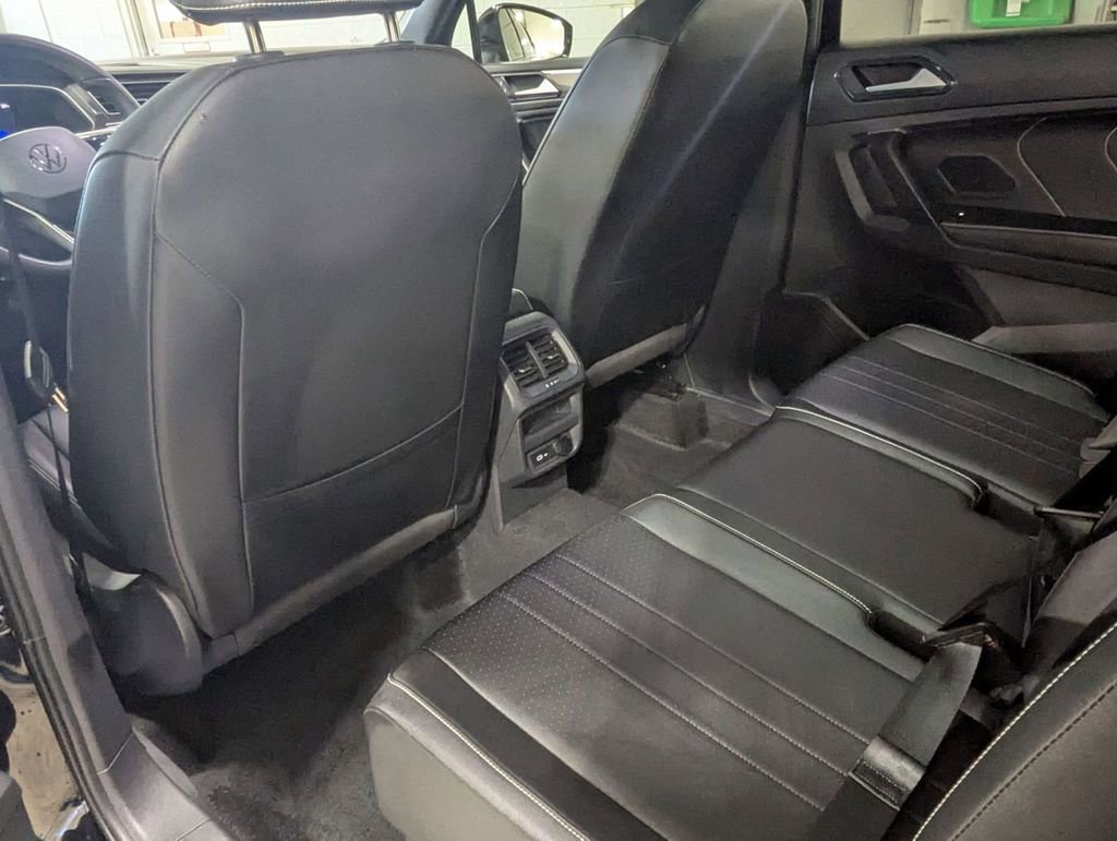 Used 2024 Volkswagen Tiguan SE R-Line image 29