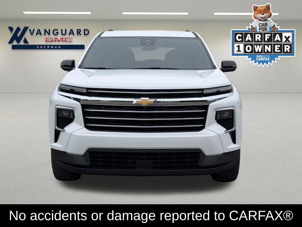 Used 2025 Chevrolet Traverse LT image 2