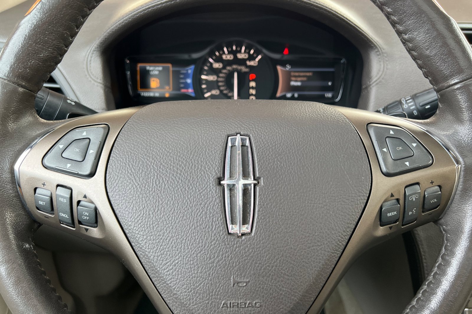 Used 2015 Lincoln MKX AWD w/ Equipment Group 102A image 30