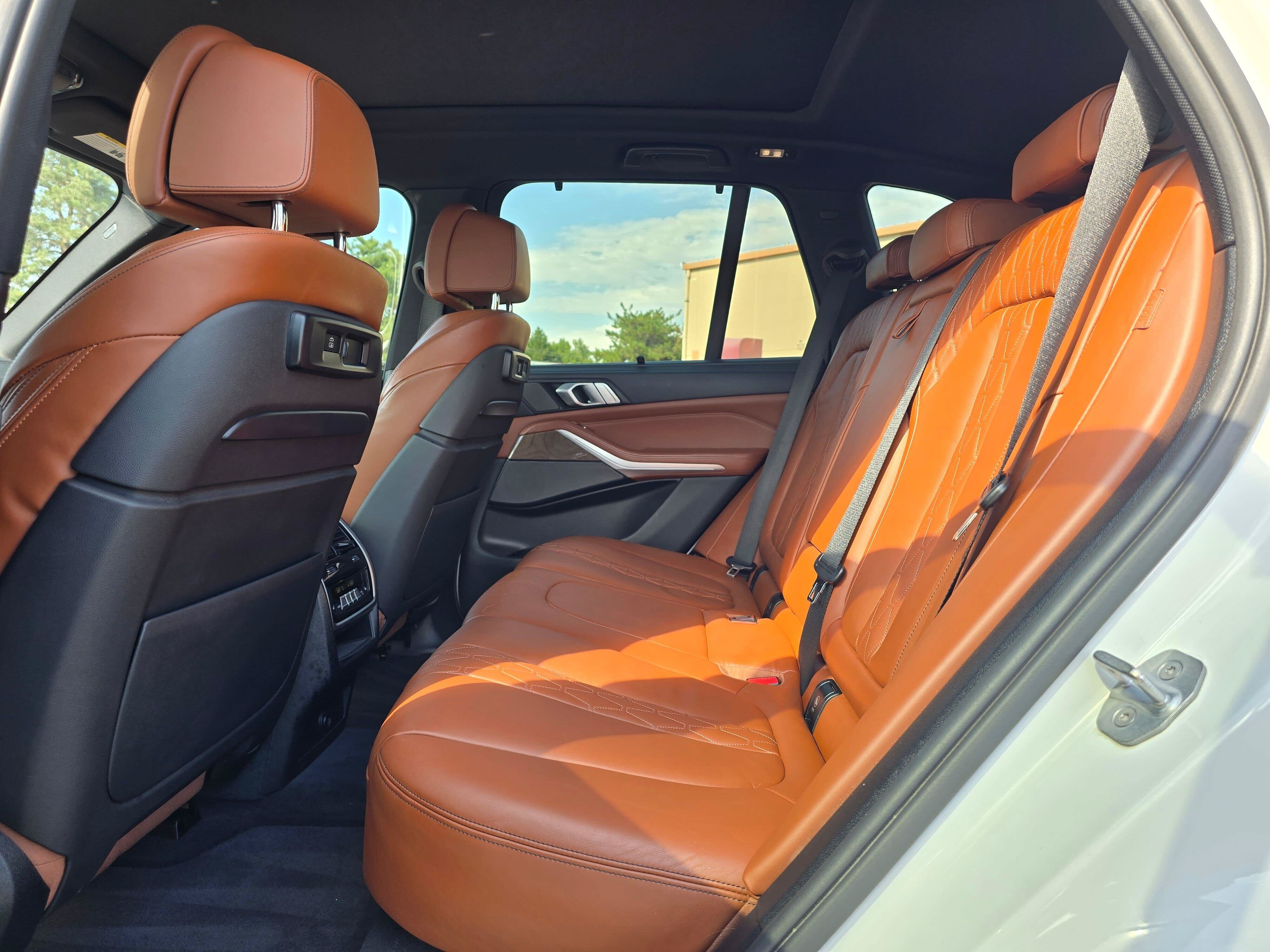 Used 2019 BMW X5 xDrive40i w/ M Sport Package AWD/4WD image 12
