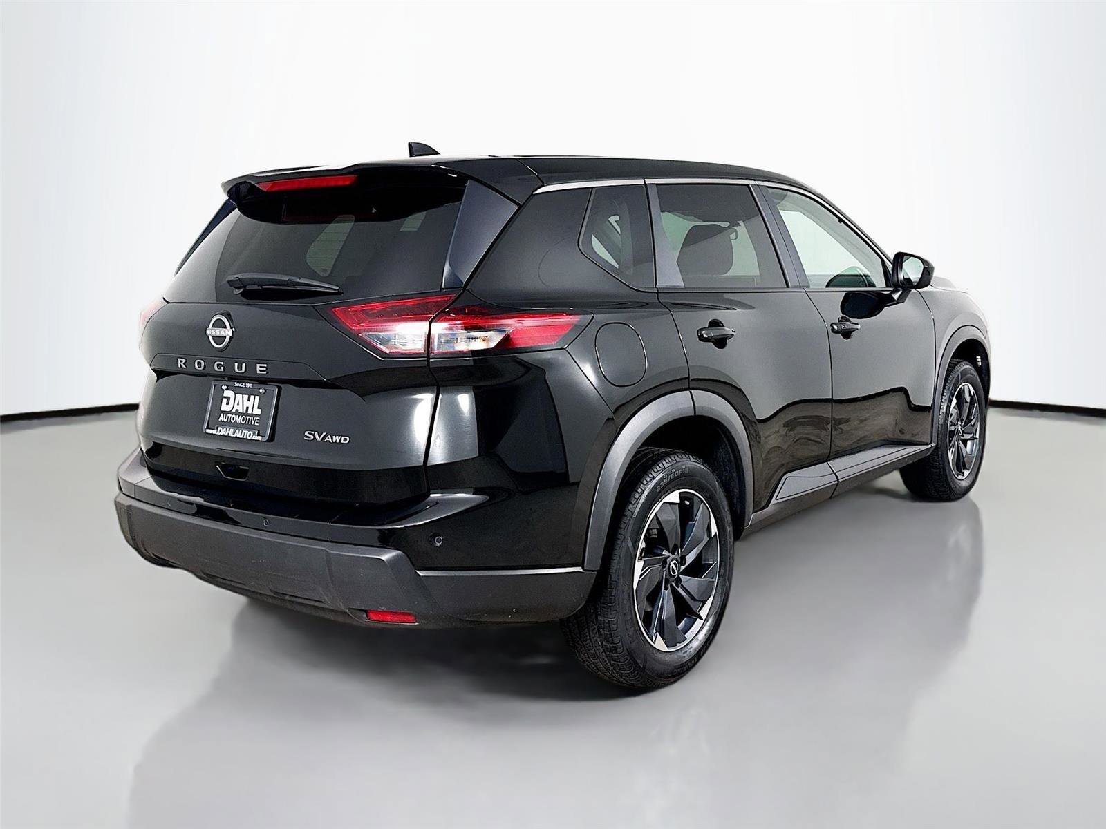 Used 2024 Nissan Rogue SV AWD/4WD image 13