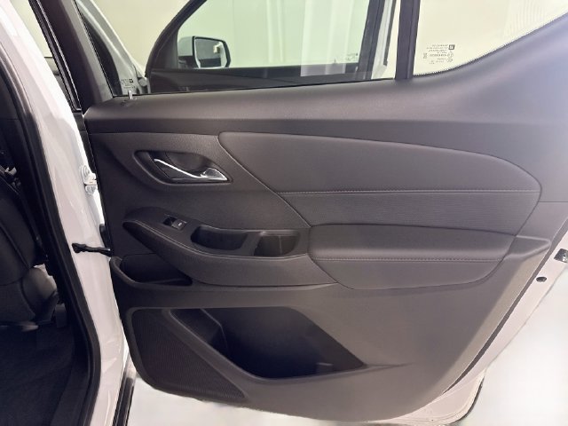 Used 2022 Chevrolet Traverse RS FWD image 27
